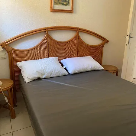 Alizea - 50m From The For 6 アパート